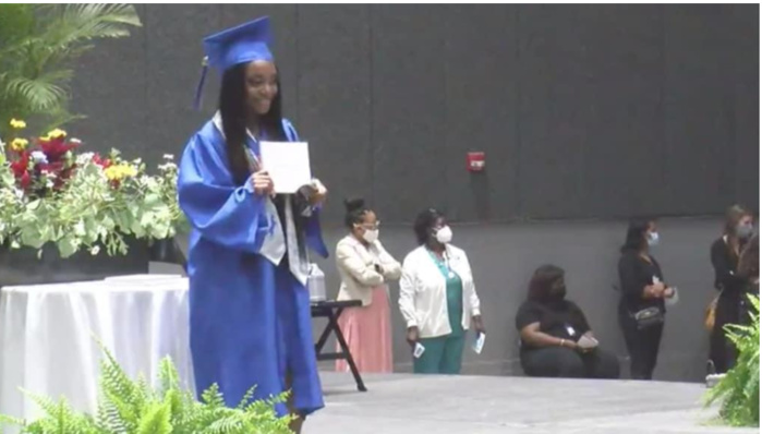Une jeune fille de 18 ans tuée par balles, quelques heures seulement après l’obtention de son diplôme
