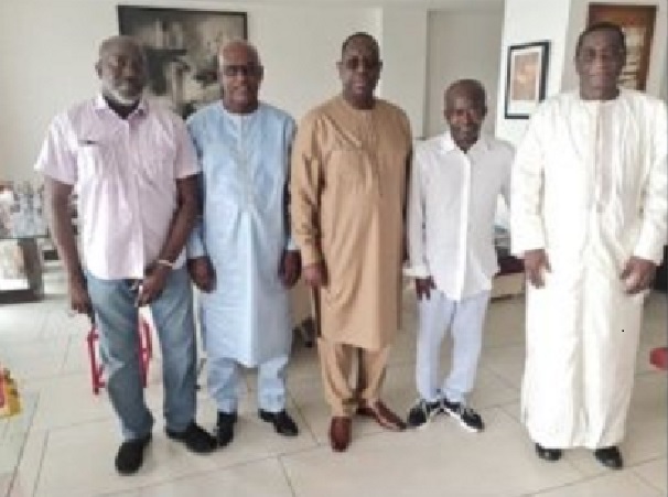 Condoléances et compassion: Macky Sall aussi était chez Diagna Ndiaye ce weekend