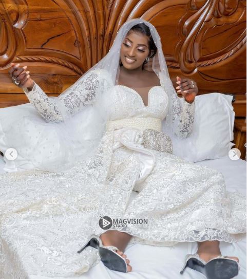 Mariage de la vidéo-girl et actrice, Ina: Les images !