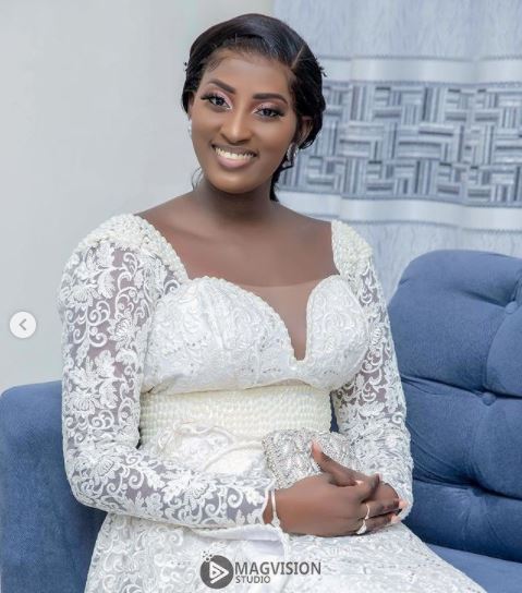 Mariage de la vidéo-girl et actrice, Ina: Les images !