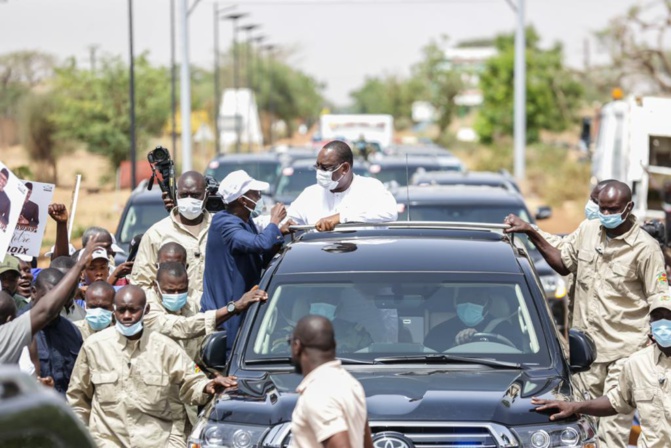 Tournée économique: L'arrivée de Macky Sall à Louga et Saint-Louis (Images) Tournée économique: L'arrivée de Macky Sall à Louga et Saint-Louis (Images)