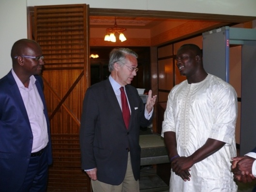 Visite de courtoisie du Sénateur-maire de Compiègne au Sénégal : Modou Lô étale la Téranga sénégalaise au Radisson Blu