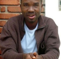 Cameroun: Eric Lembembe un militant gay, brûlé avec un fer à repasser, avant d’être tué