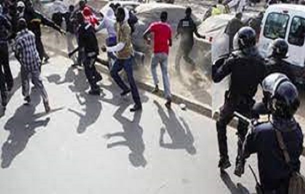 Furie des étudiants de l’université de Thiès: Ils ont déversé leur colère dans la rue