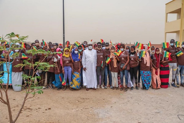 Actes d’une tournée économique : lancement officiel des travaux de 12 ponts du Daandé Mayo, inauguration du Lycée Hassan Sadio Diallo de Nguidjilone