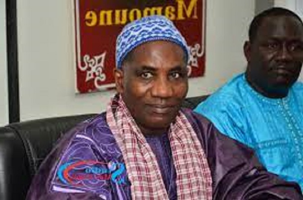 Retrouvailles avec Sada Ndiaye à Nguidjilogne: Un Mardi d’émotion pour Macky Sall