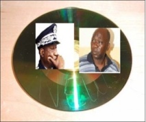 URGENT: Cinq CD Compromettants Sur La Table Du Général Pathé Seck URGENT: Cinq CD Compromettants Sur La Table Du Général Pathé Seck