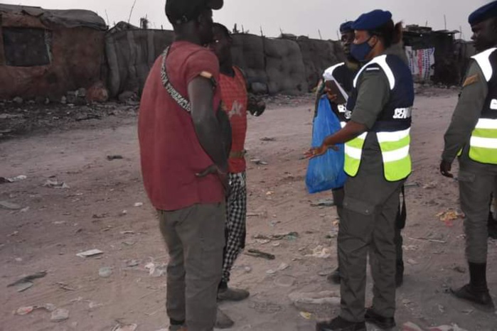 Opération de sécurisation à Keur Massar: 300 gendarmes sur le terrain, 150 individus interpellés dont... Opération de sécurisation à Keur Massar: 300 gendarmes sur le terrain, 150 individus interpellés dont...