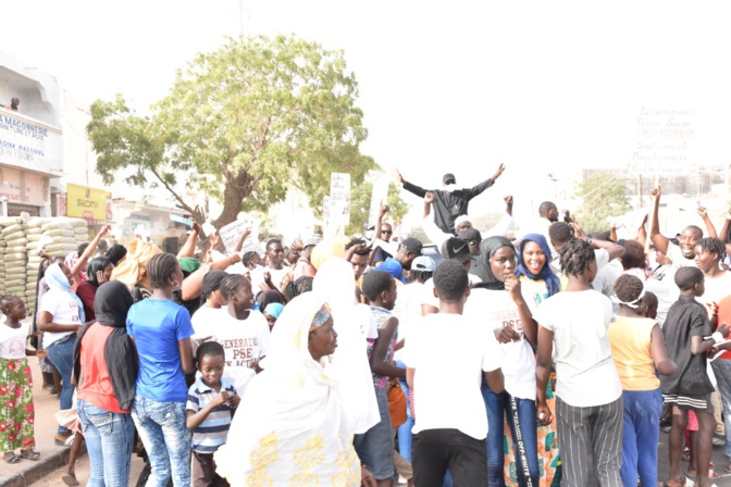 Sangalkam : Les cités nouvellement rattachées à la commune adhèrent massivement à la vision de Oumar Gueye. Sangalkam : Les cités nouvellement rattachées à la commune adhèrent massivement à la vision de Oumar Gueye.