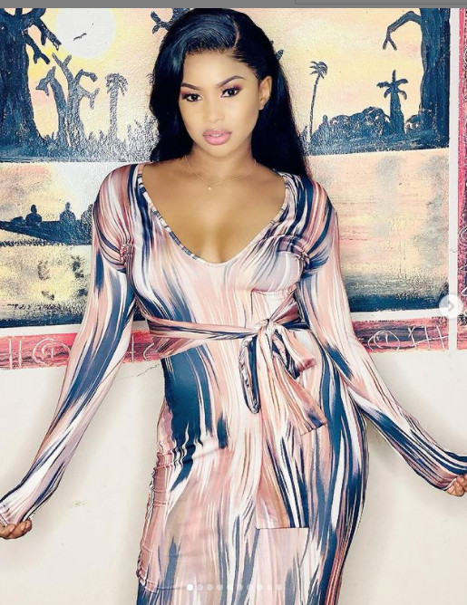 Dans une robe très sexy, Marichou joue les femmes fatales (Photos)