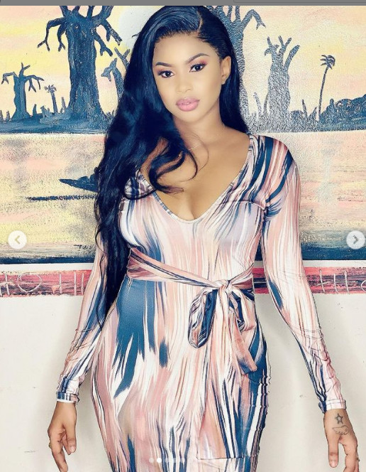 Dans une robe très sexy, Marichou joue la femme fatale (Photos)