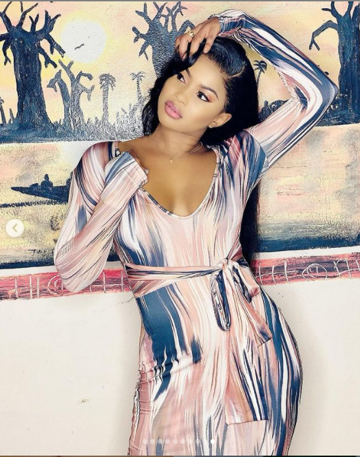 Dans une robe très sexy, Marichou joue les femmes fatales (Photos)