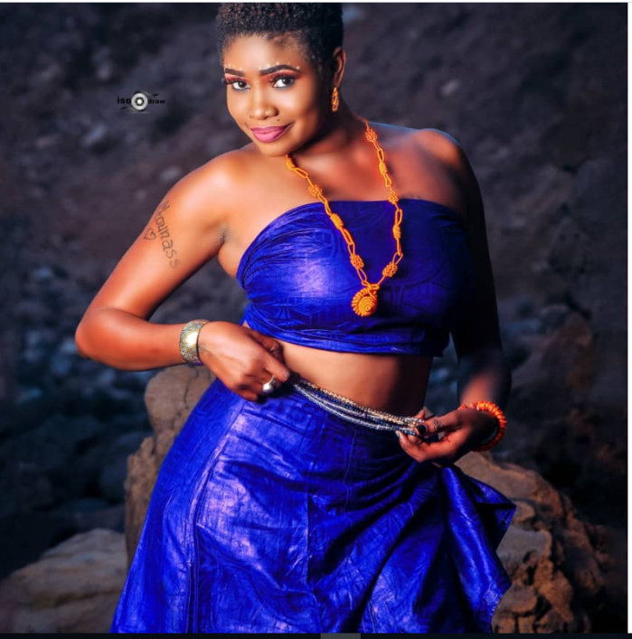 La chanteuse Lady Mounass ultra sexy pour son nouveau shooting (Photos) La chanteuse Lady Mounass ultra sexy pour son nouveau shooting (Photos)