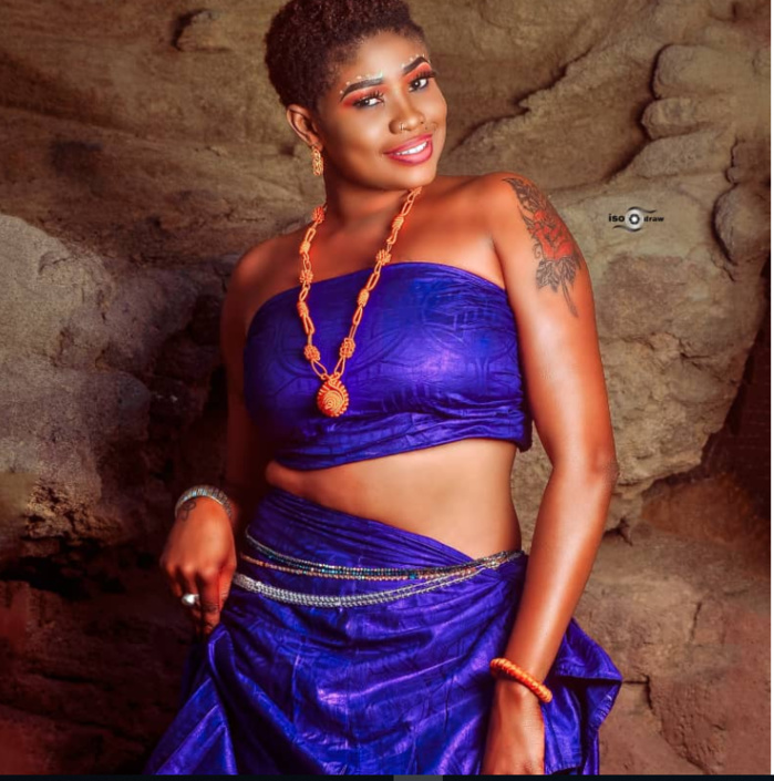 La chanteuse Lady Mounass ultra sexy pour son nouveau shooting (Photos) La chanteuse Lady Mounass ultra sexy pour son nouveau shooting (Photos)