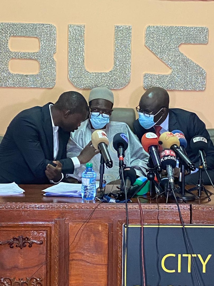 Conférence de presse de l'opposition parlementaire: Les premières images Conférence de presse de l'opposition parlementaire: Les premières images