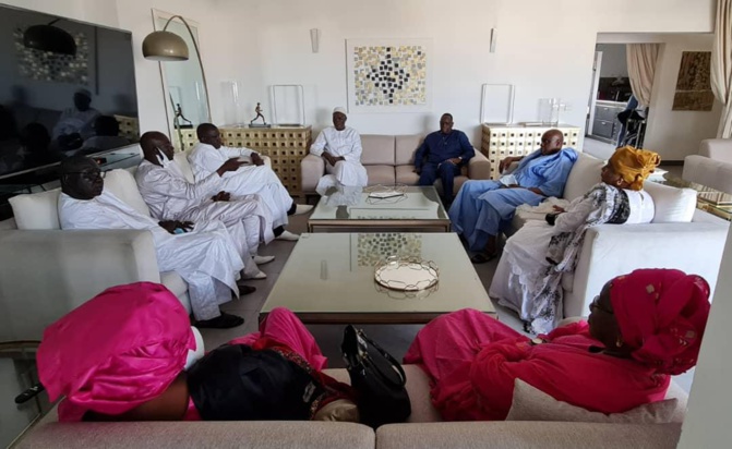 Présentation de Condoléances: Le Président Macky Sall chez Khalifa Sall et... Présentation de Condoléances: Le Président Macky Sall chez Khalifa Sall et...