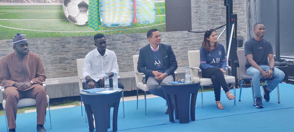 VIDEO/ PHOTOS - SIGNATURE CONTRAT ENTRE #KIRENE ET L'INTERNATIONAL IDRISSA GANA GUEYE- #LERALTV