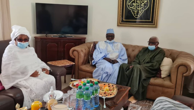 Le Khalife Babacar Sy Mansour rend visite  au président Lamine Diack (en image)