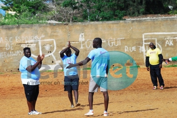 [Photos] Match de foot entre comédiens: Tony corrige Tann Bombé