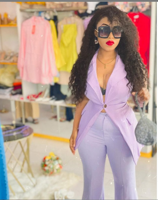 Aïcha Koné en mode sexy et stylé fait sensation sur la toile (Photos)