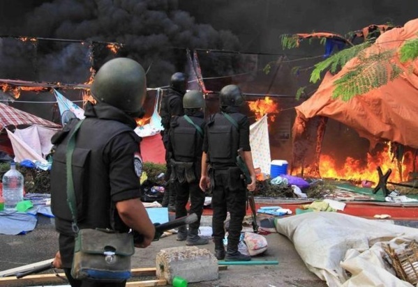 [Photos] Scènes d'horreur lors de la dispersion des manifestants pro-Morsi au Caire