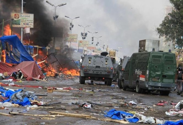 [Photos] Scènes d'horreur lors de la dispersion des manifestants pro-Morsi au Caire