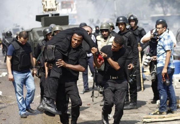 [Photos] Scènes d'horreur lors de la dispersion des manifestants pro-Morsi au Caire