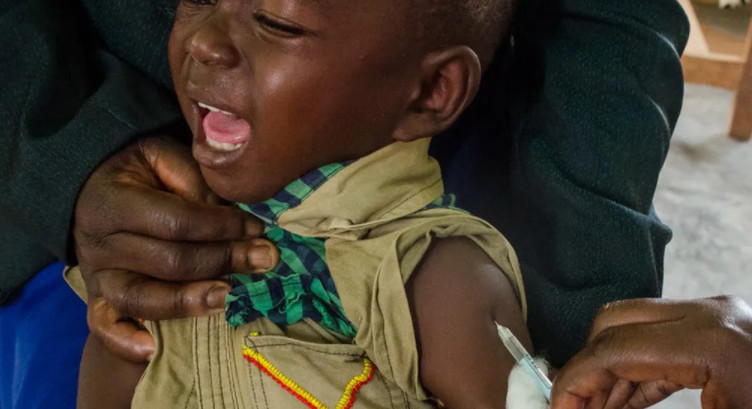 Vaccination des enfants : l'ONU s'inquiète d'une « catastrophe absolue »