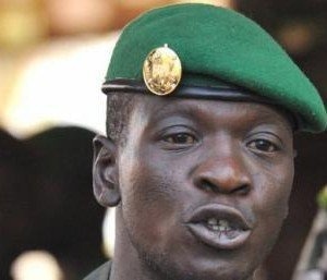 Mali: de capitaine putschiste, Sanogo devient général 4 étoiles