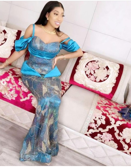 Tabaski 2021: Le "sagnsé" de Zeyna Ndour affole la toile (Photos) Tabaski 2021: Le "sagnsé" de Zeyna Ndour affole la toile (Photos)