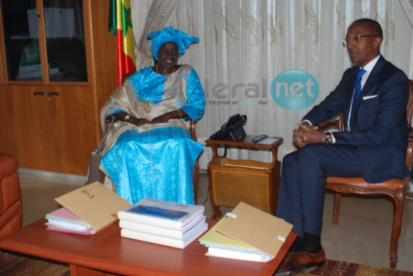 [Photos] Primature: Abdoul Mbaye passe le témoin à Mimi Touré