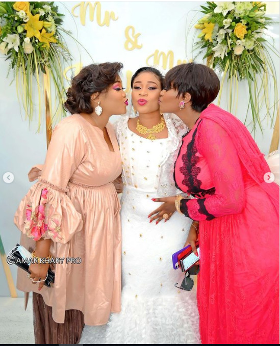 Tout ce que vous n'avez pas vu au mariage de Aïda Samb (Photos) Tout ce que vous n'avez pas vu au mariage de Aïda Samb (Photos)