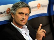 José Mourinho: « Nous n’avons pas voulu laisser partir Demba Bâ car avec l’arrivée d’Özil, Arsenal est un candidat au titre »