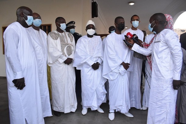 Décès de Baye Abdoulaye Thiaw Laye : Antoine Félix Abdoulaye Diome, à Cambérène, transmet les condoléances du Chef de l’État Décès de Baye Abdoulaye Thiaw Laye : Antoine Félix Abdoulaye Diome, à Cambérène, transmet les condoléances du Chef de l’État