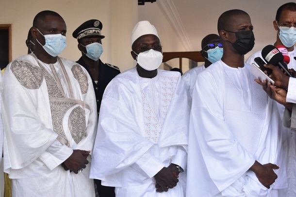 Décès de Baye Abdoulaye Thiaw Laye : Antoine Félix Abdoulaye Diome, à Cambérène, transmet les condoléances du Chef de l’État Décès de Baye Abdoulaye Thiaw Laye : Antoine Félix Abdoulaye Diome, à Cambérène, transmet les condoléances du Chef de l’État