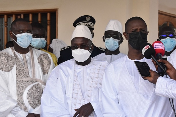 Décès de Baye Abdoulaye Thiaw Laye : Antoine Félix Abdoulaye Diome, à Cambérène, transmet les condoléances du Chef de l’État Décès de Baye Abdoulaye Thiaw Laye : Antoine Félix Abdoulaye Diome, à Cambérène, transmet les condoléances du Chef de l’État