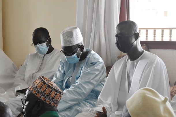 Décès de Baye Abdoulaye Thiaw Laye : Antoine Félix Abdoulaye Diome, à Cambérène, transmet les condoléances du Chef de l’État Décès de Baye Abdoulaye Thiaw Laye : Antoine Félix Abdoulaye Diome, à Cambérène, transmet les condoléances du Chef de l’État