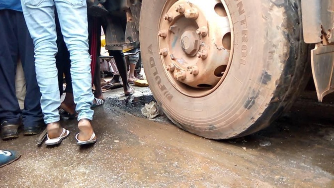 Kaolack: Quatre passagers tués, écrasés par un camion malien, la population en brûle sept autres Kaolack: Quatre passagers tués, écrasés par un camion malien, la population en brûle sept autres