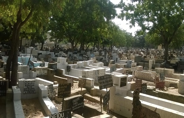 Ouf de soulagement pour les populations: Macky Sall signe un décret d’extension du cimetière musulman de Pikine