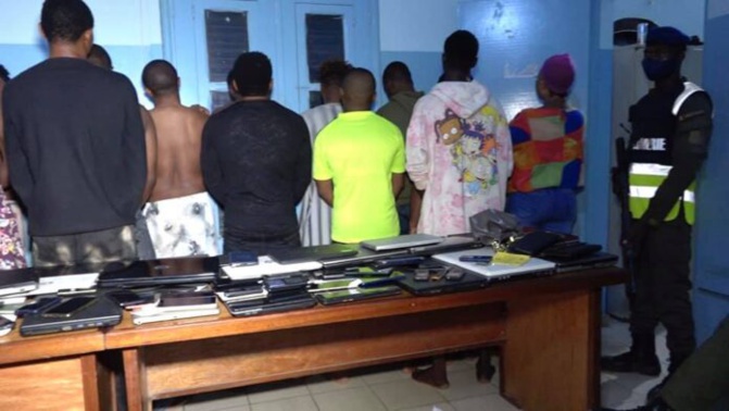 Cybercriminalité à Dakar: 32 Nigérians arrêtés Cybercriminalité à Dakar: 32 Nigérians arrêtés