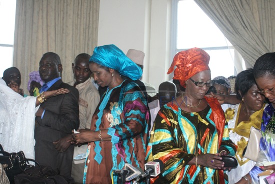 PHOTOS: Passation service ministère famille: Mariama Sarr boude son fauteuil qui se casse, le marabout d’Anta Sarr débarque avec des…gris-gris