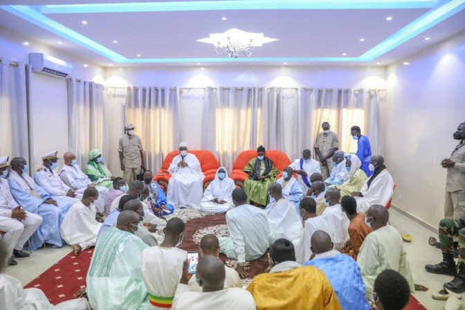 Condoléances: Maky Sall s'est rendu à Darou Mousty et Darou Miname Condoléances: Maky Sall s'est rendu à Darou Mousty et Darou Miname