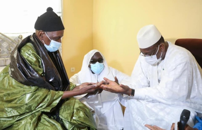 Condoléances: Maky Sall s'est rendu à Darou Mousty et Darou Miname Condoléances: Maky Sall s'est rendu à Darou Mousty et Darou Miname