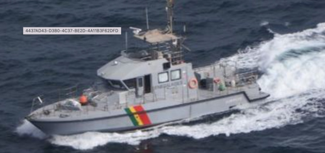 Mission de surveillance des pêches: Le Falcon 50, les patrouilleurs le Taouay et le Djiffere manœuvrent dans le Golfe de Guinée