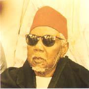 [Souvenir] Serigne Abdoul Aziz Sy Dabakh lors de l'enterrement du Président Lamine Gueye  