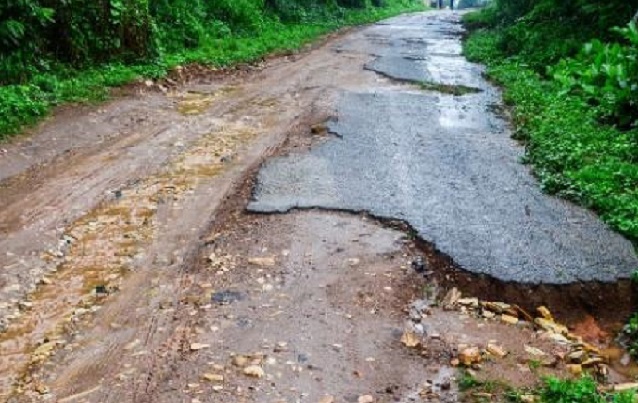 Route cahoteuse, poste de santé sans équipements: Diayane déverse sa colère dans la rue