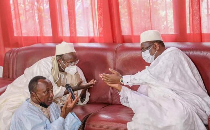 Suite au décès d’ABC: Macky Sall a présenté ses condoléances à la famille Suite au décès d’ABC: Macky Sall a présenté ses condoléances à la famille
