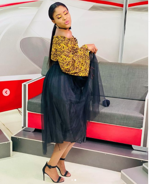 L'actrice Julie de la série "Infidèles", fait actuellement le buzz (Photos) L'actrice Julie de la série "Infidèles", fait actuellement le buzz (Photos)