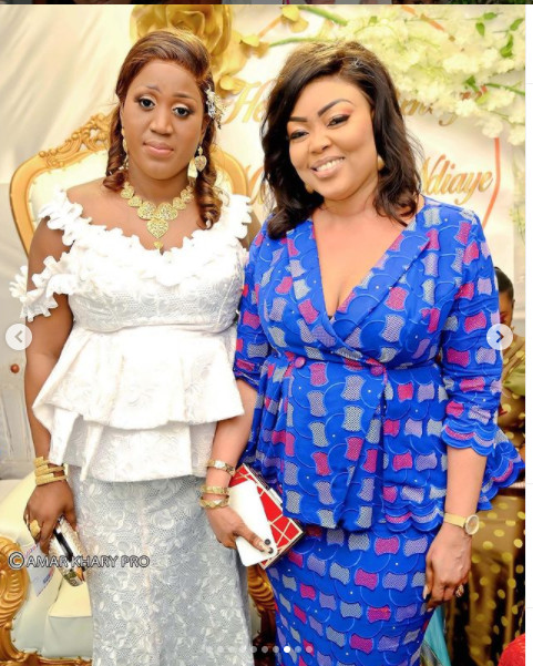 Mariage: Parure en or, robe de classe, la styliste Mouna Création devient Mme Ndiaye Mariage: Parure en or, robe de classe, la styliste Mouna Création devient Mme Ndiaye