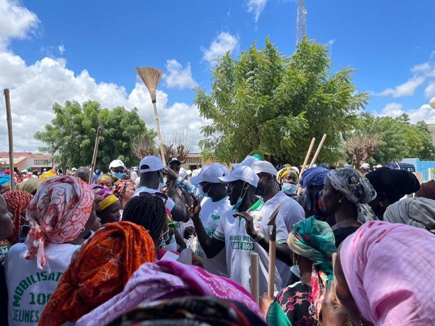 Wadial Magal Gui-Grande journée de nettoiement à Diourbel : Plus de  1500 Jeunes et Femmes mobilisés par le Directeur de l'emploi